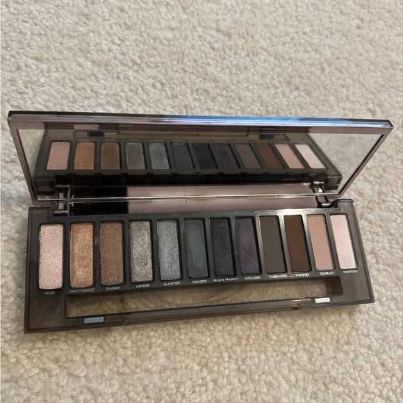 Naked Urban Decay Smokey - Picture 1 of 2